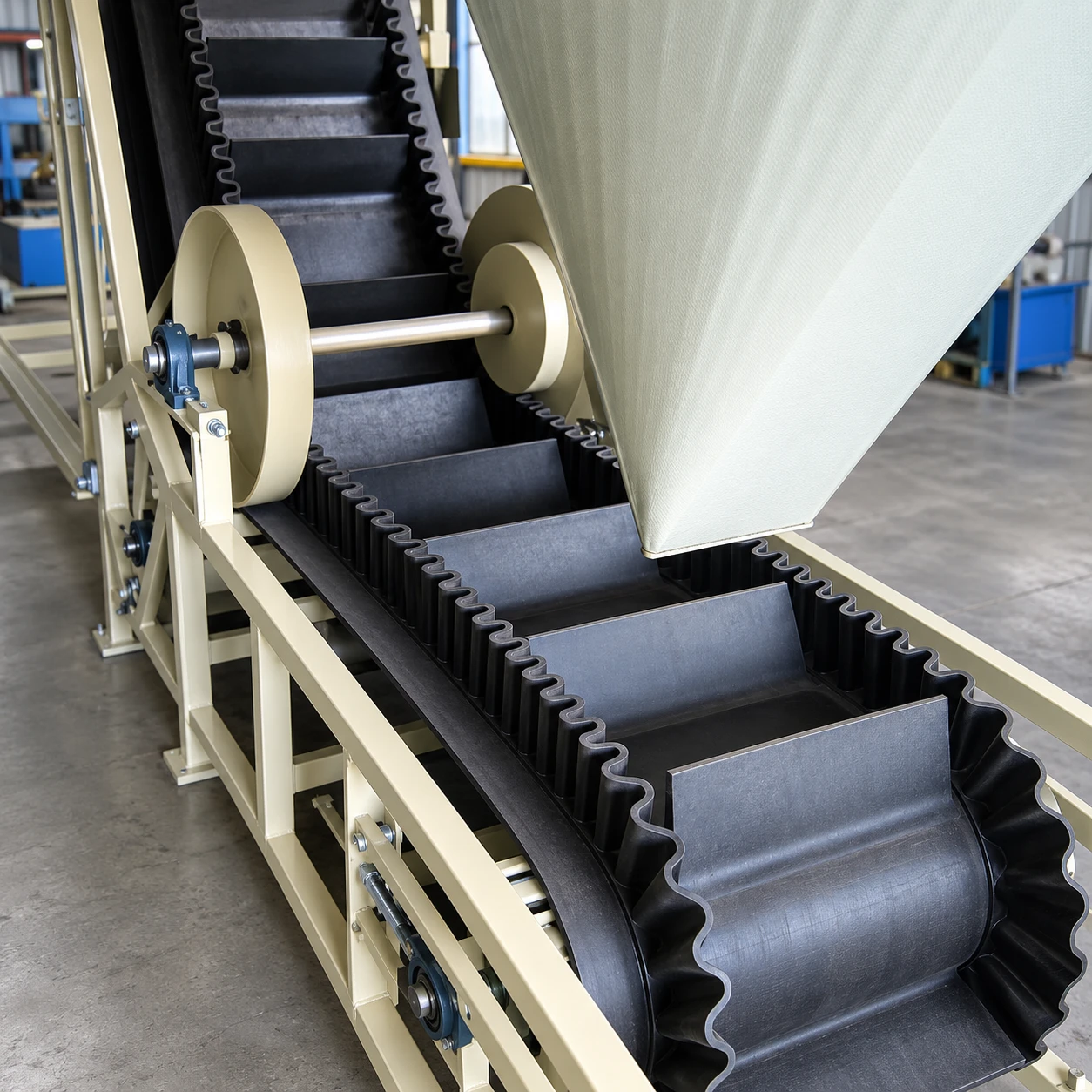 Side Wall Cleated Conveyor Belt - Image 3